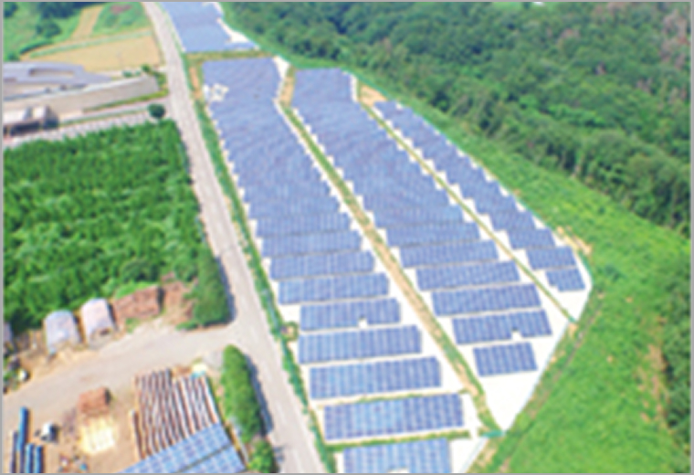 山梨県2MW太陽光発電所
(山岳部)